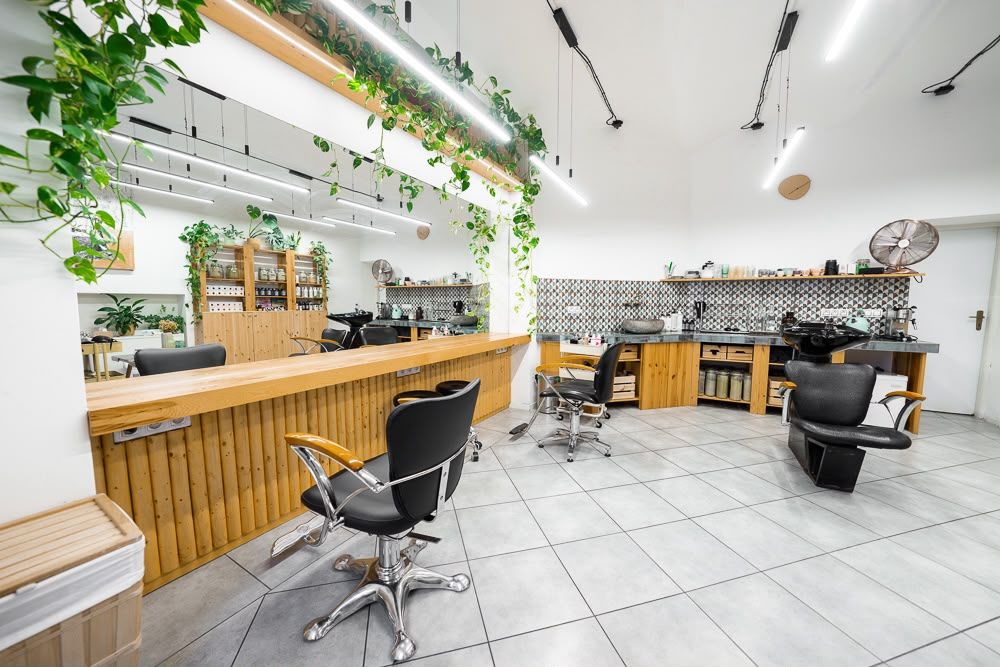 Prostor salonu Bajs by VOONO Brno